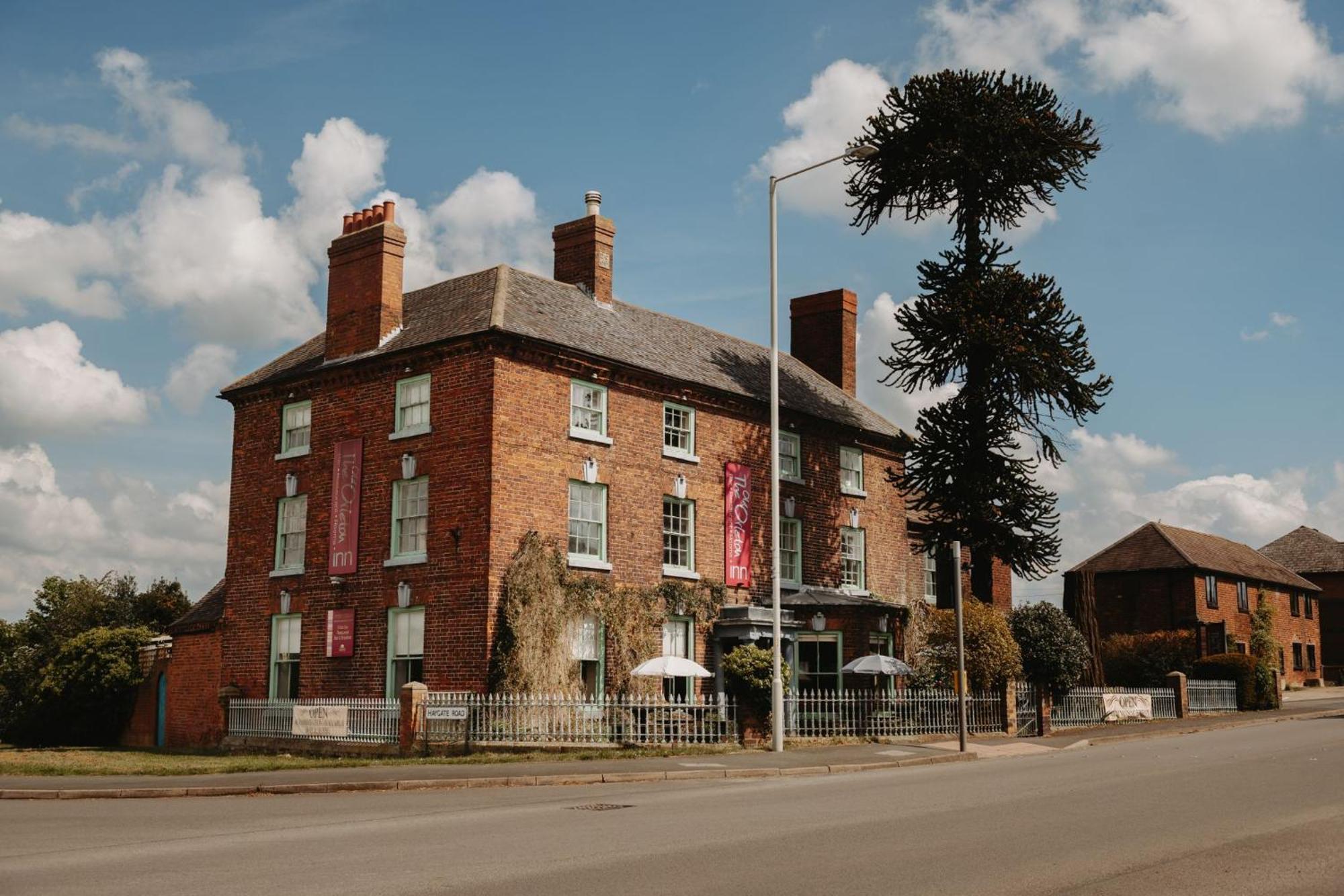 Old Orleton Inn ウェリントン エクステリア 写真