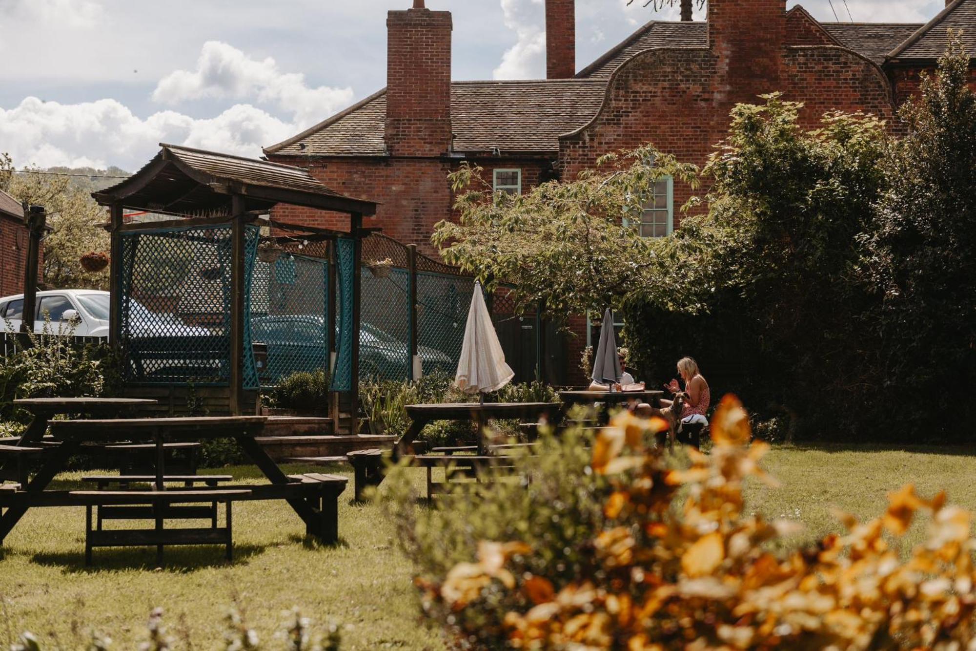 Old Orleton Inn ウェリントン エクステリア 写真