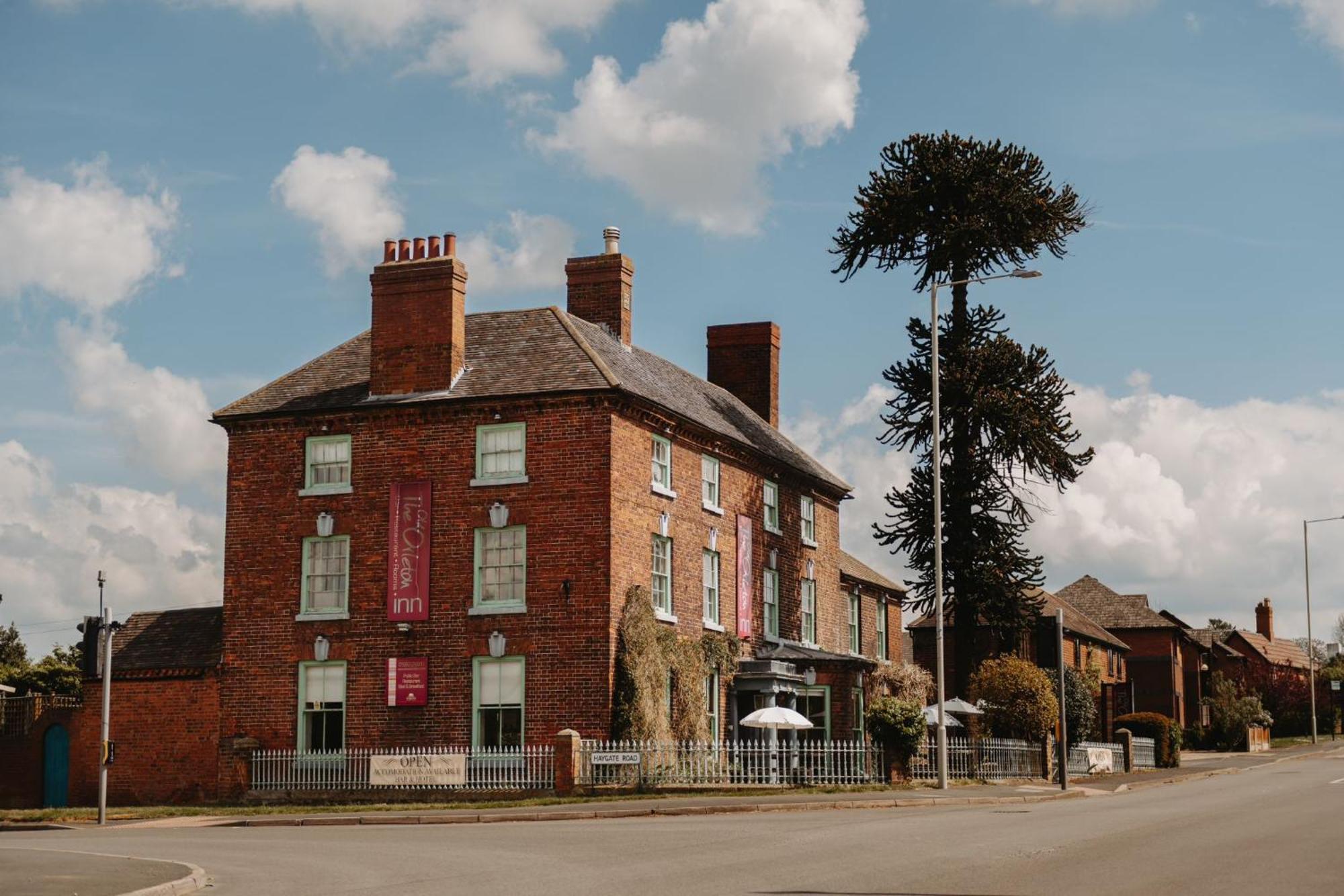 Old Orleton Inn ウェリントン エクステリア 写真