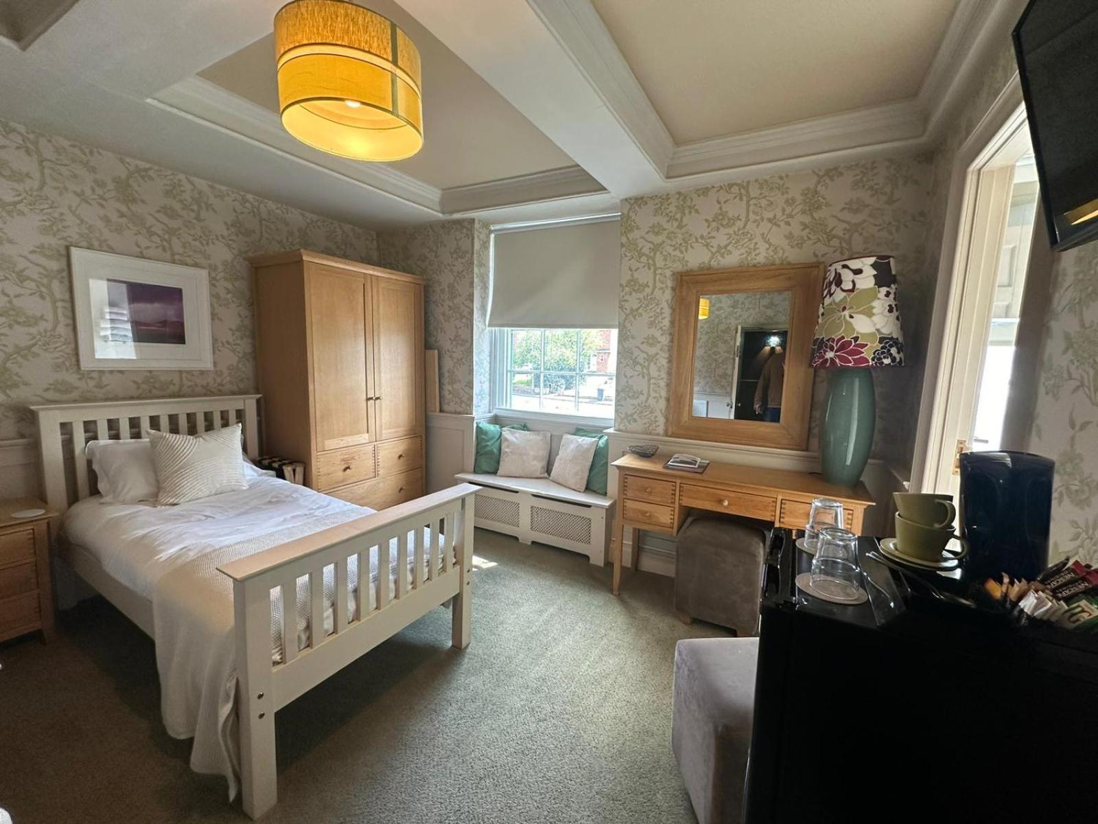 Old Orleton Inn ウェリントン エクステリア 写真