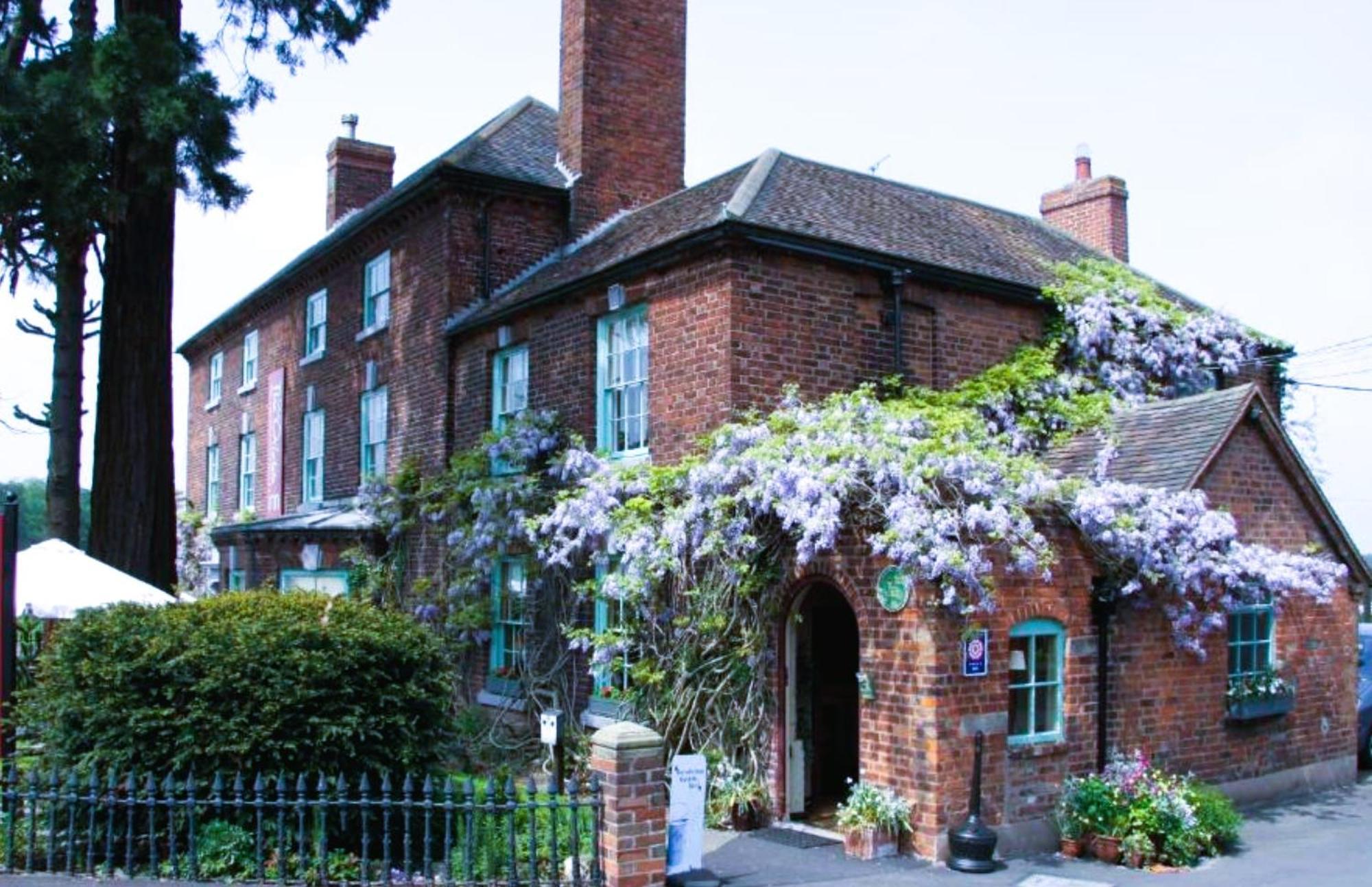Old Orleton Inn ウェリントン エクステリア 写真